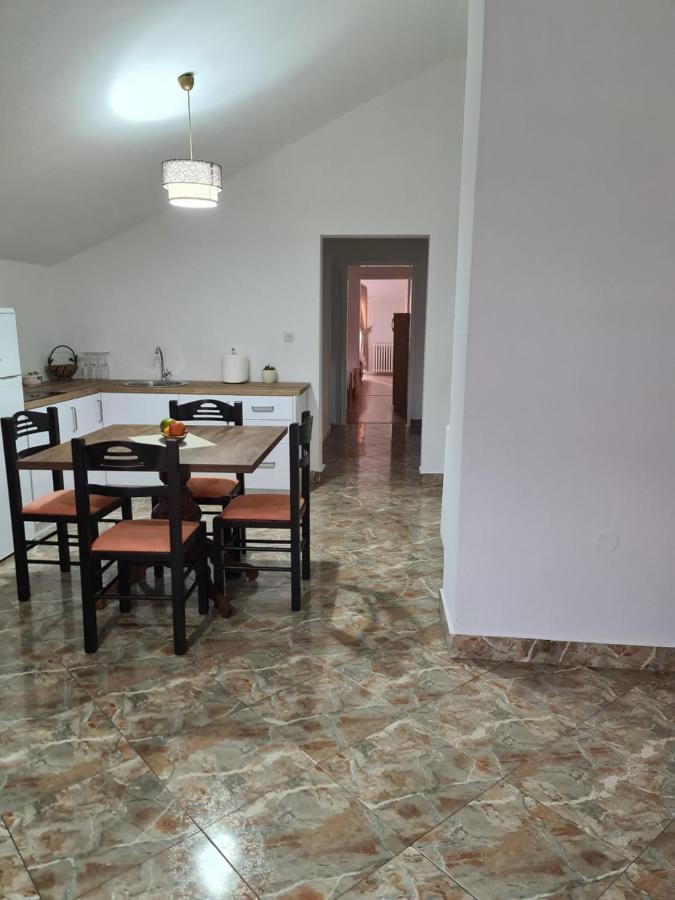 Js Apartmani Никшич Экстерьер фото