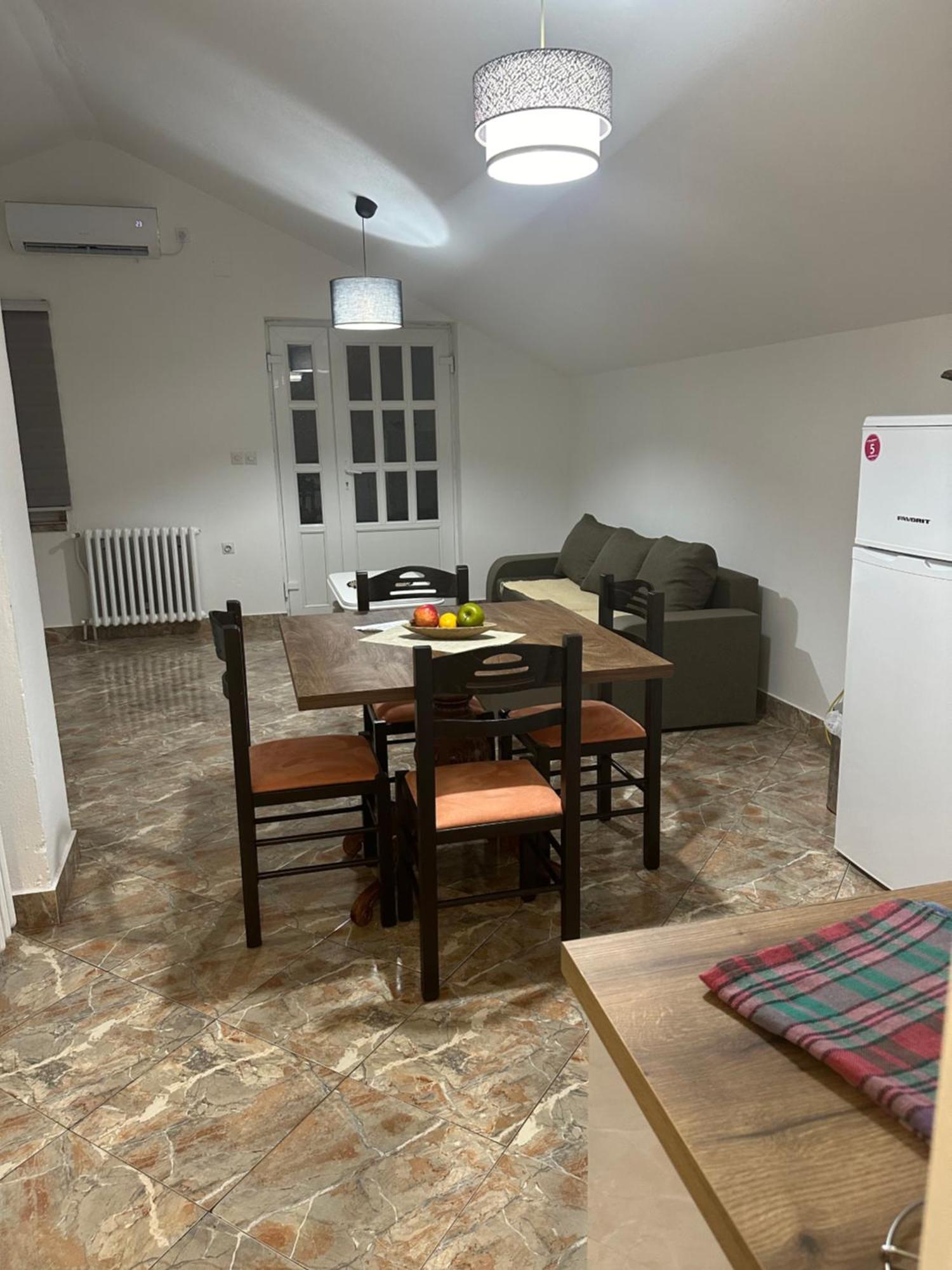 Js Apartmani Никшич Экстерьер фото